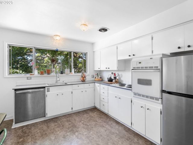 3911 Ne KILLINGSWORTH St 7, Portland, OR 97211
