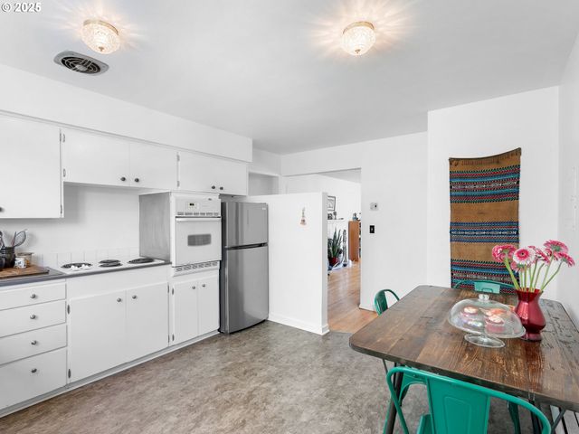 3911 Ne KILLINGSWORTH St 7, Portland, OR 97211