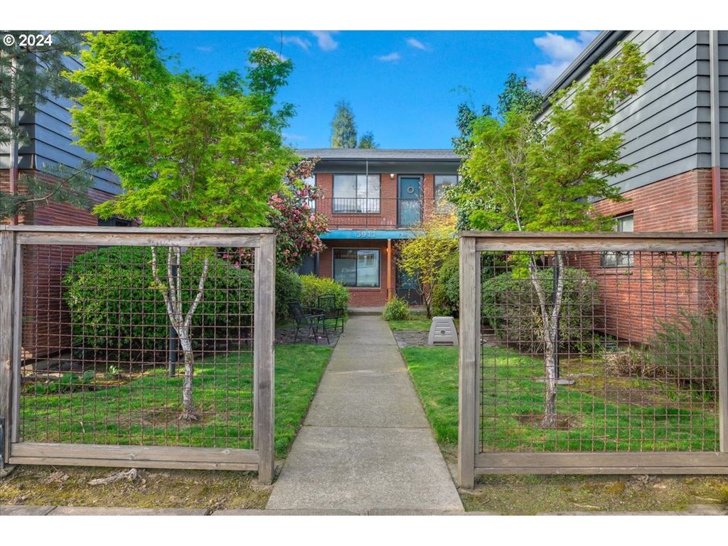 3911 Ne KILLINGSWORTH St 7, Portland, OR 97211