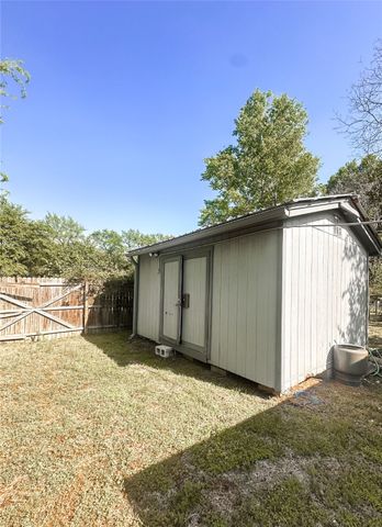 316 Wallace Street, Athens, TX 75751