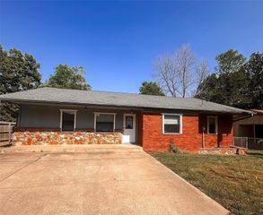 316 Wallace Street, Athens, TX 75751
