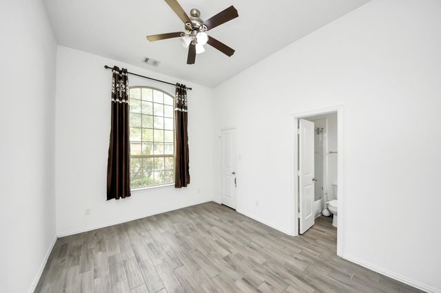 10910 Wardrop Place, Richmond, TX 77407