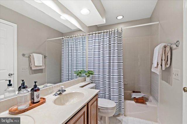 7913 BRIARHEATH CT, Gaithersburg, MD 20882