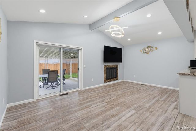 35185 Marina Drive, Sterling Heights, MI 48312