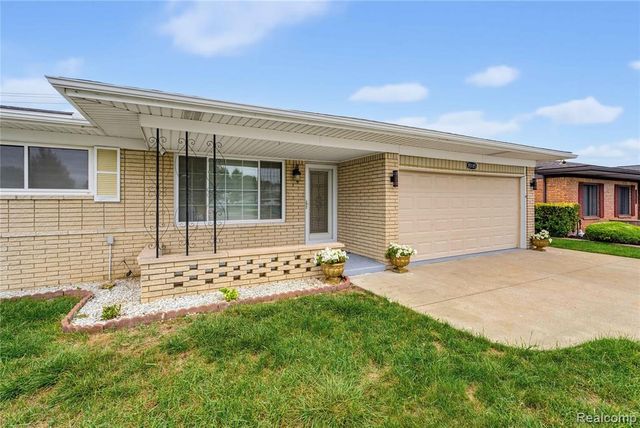 35185 Marina Drive, Sterling Heights, MI 48312