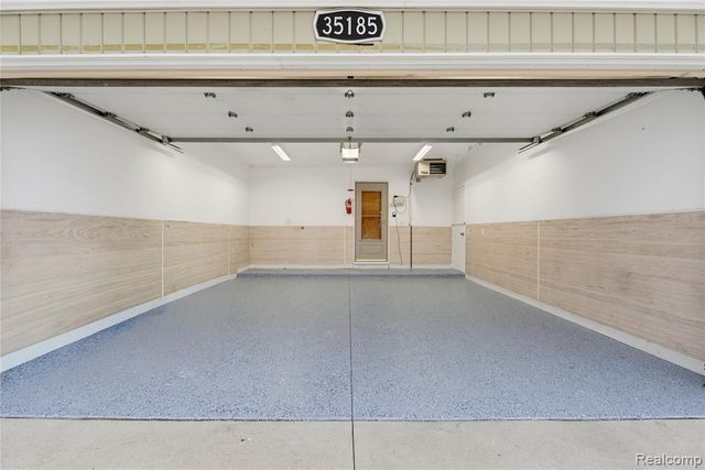 35185 Marina Drive, Sterling Heights, MI 48312