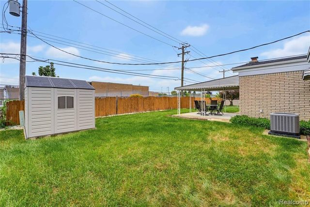 35185 Marina Drive, Sterling Heights, MI 48312