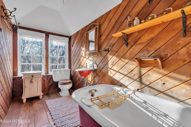 44 W Twin Road, Highlands, NJ 07732