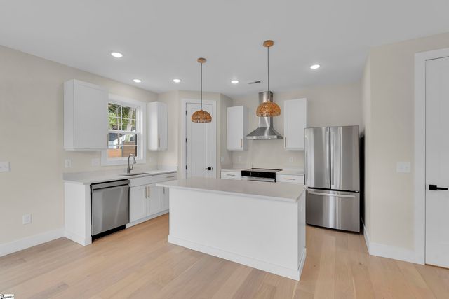 8 Taverly Drive, Greenville, SC 29605