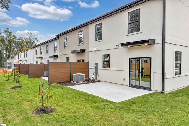 8 Taverly Drive, Greenville, SC 29605