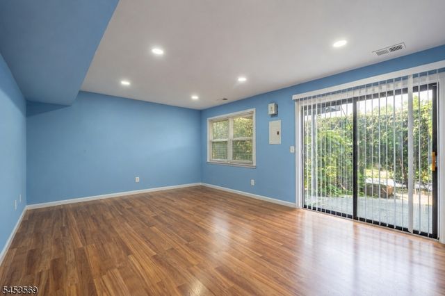 3003 North Oaks Boulevard, North Brunswick Twp., NJ 08902