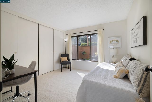 1348 Rockledge Ln 4, Walnut Creek, CA 94595