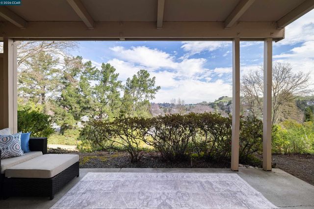 1348 Rockledge Ln 4, Walnut Creek, CA 94595