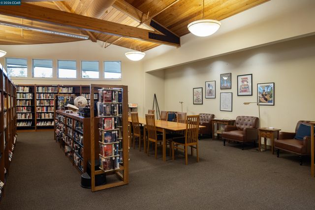 1348 Rockledge Ln 4, Walnut Creek, CA 94595