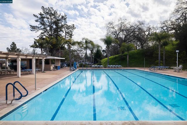 1348 Rockledge Ln 4, Walnut Creek, CA 94595