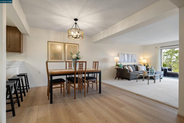 1348 Rockledge Ln 4, Walnut Creek, CA 94595