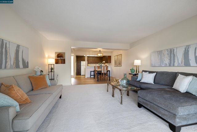 1348 Rockledge Ln 4, Walnut Creek, CA 94595