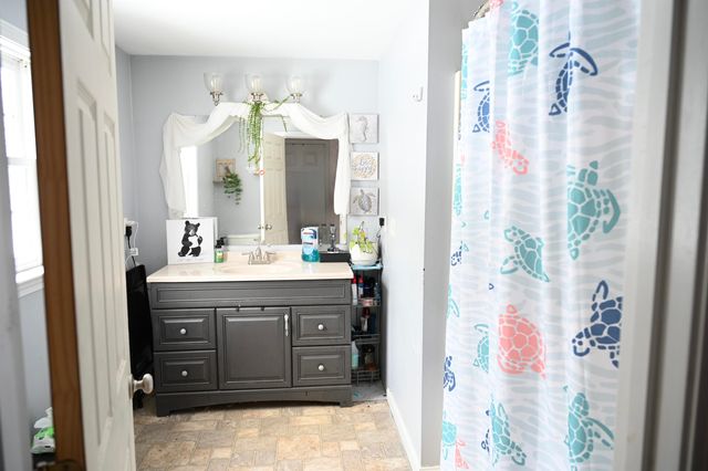 4 Westview Drive, Derry, NH 03038