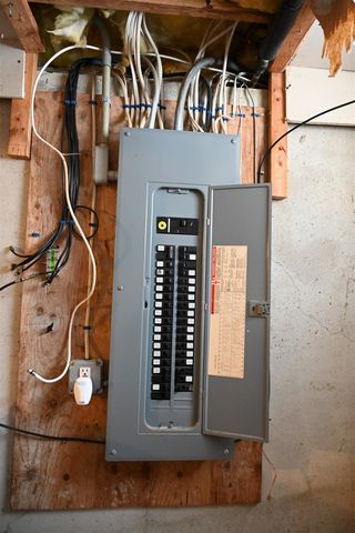 4 Westview Drive, Derry, NH 03038