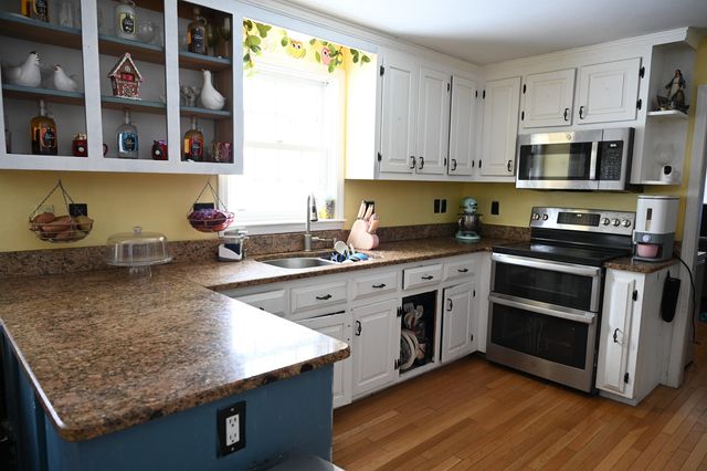 4 Westview Drive, Derry, NH 03038