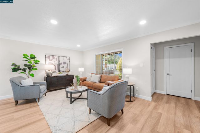 4048 Chestnut Ave, Concord, CA 94519