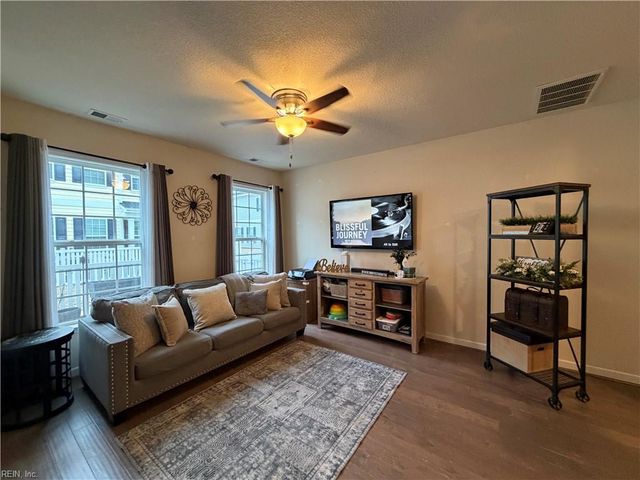 5133 Lombard ST, Chesapeake, VA 23321