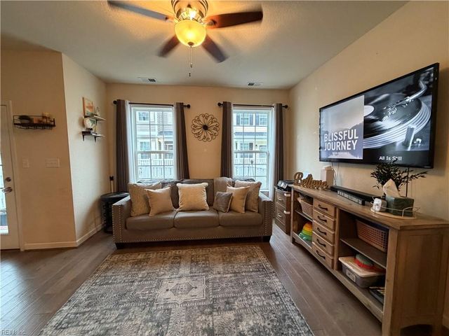 5133 Lombard ST, Chesapeake, VA 23321