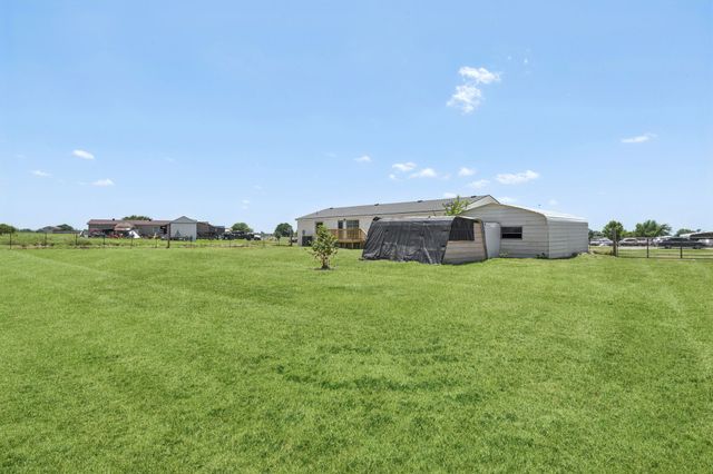7112 Mitchell Drive, Terrell, TX 75160