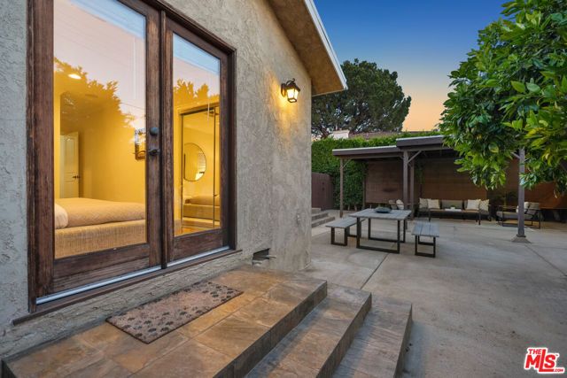 5539 Buffalo Avenue, Sherman Oaks, CA 91401