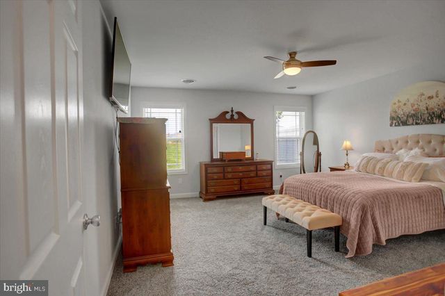 1343 TREELINE DR, Chambersburg, PA 17202