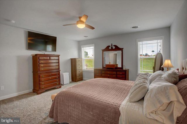 1343 TREELINE DR, Chambersburg, PA 17202