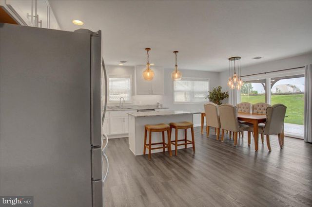 1343 TREELINE DR, Chambersburg, PA 17202