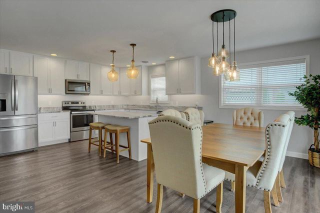 1343 TREELINE DR, Chambersburg, PA 17202