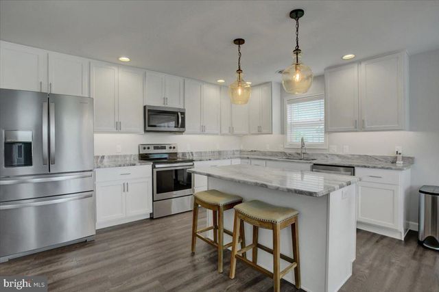 1343 TREELINE DR, Chambersburg, PA 17202