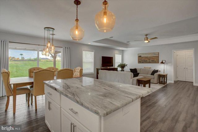 1343 TREELINE DR, Chambersburg, PA 17202
