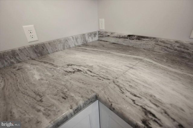 1343 TREELINE DR, Chambersburg, PA 17202