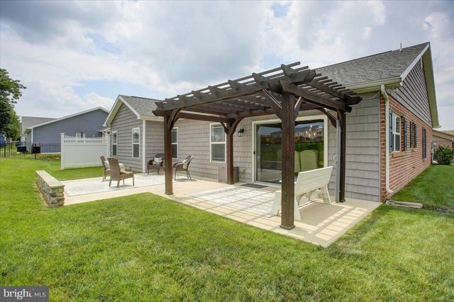 1343 TREELINE DR, Chambersburg, PA 17202