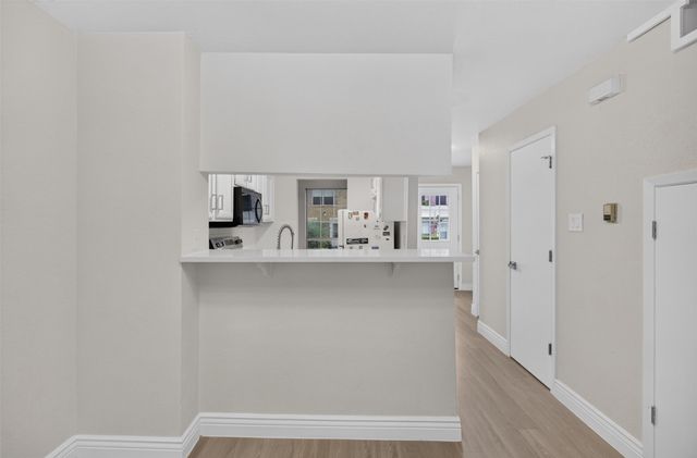 621 Carriagehouse Lane 8F, Garland, TX 75040