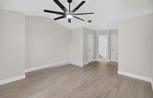 621 Carriagehouse Lane 8F, Garland, TX 75040
