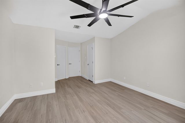 621 Carriagehouse Lane 8F, Garland, TX 75040