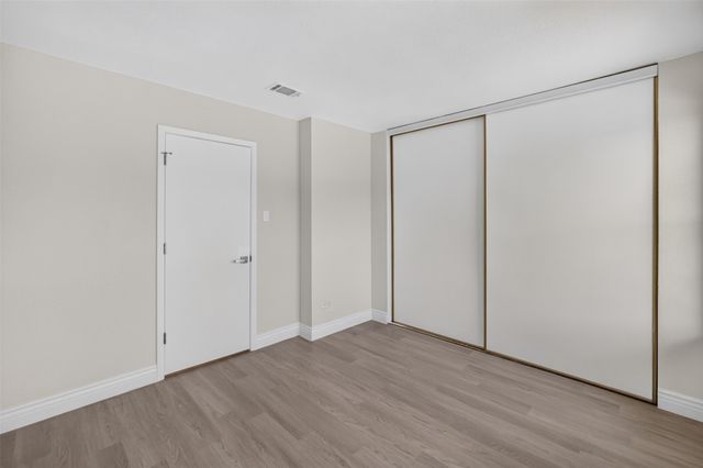 621 Carriagehouse Lane 8F, Garland, TX 75040