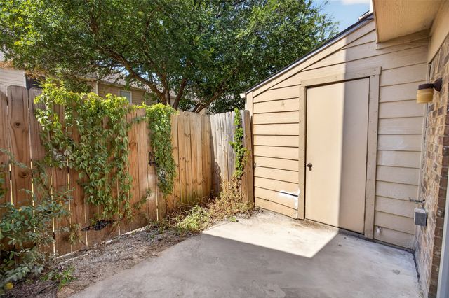 621 Carriagehouse Lane 8F, Garland, TX 75040