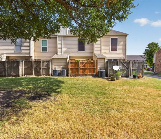 621 Carriagehouse Lane 8F, Garland, TX 75040