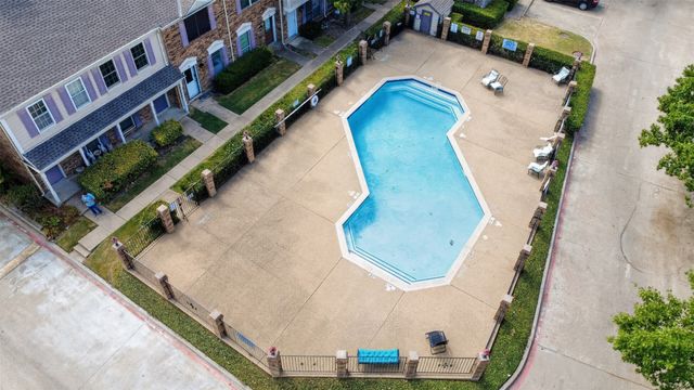 621 Carriagehouse Lane 8F, Garland, TX 75040