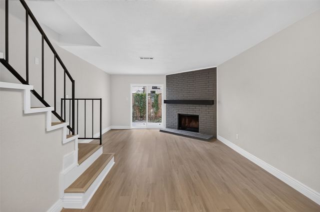 621 Carriagehouse Lane 8F, Garland, TX 75040