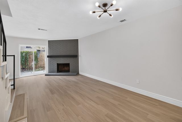 621 Carriagehouse Lane 8F, Garland, TX 75040
