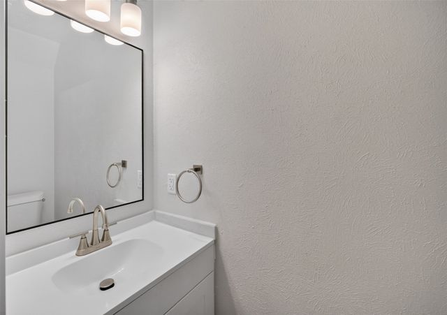 621 Carriagehouse Lane 8F, Garland, TX 75040