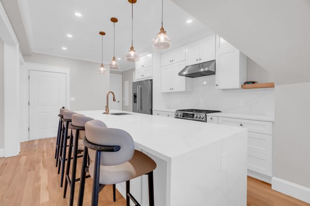 1396 Beacon Street 5, Brookline, MA 02446
