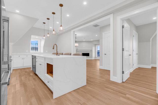 1396 Beacon Street 5, Brookline, MA 02446