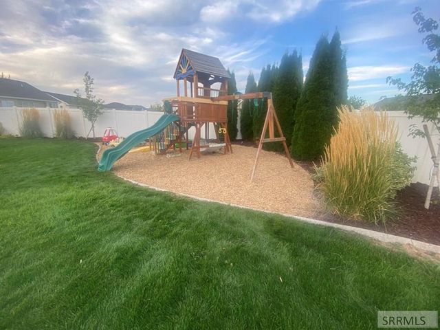 1080 Red Robin Avenue, Ammon, ID 83401